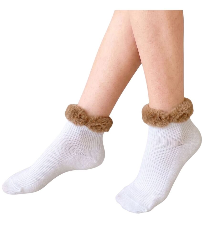 Ayağı Sıkmayan Özel Peluş Fiyonk  Lastik Detaylı parfümlü Soft Yıkamalı Likralı Penye Bayan Patik